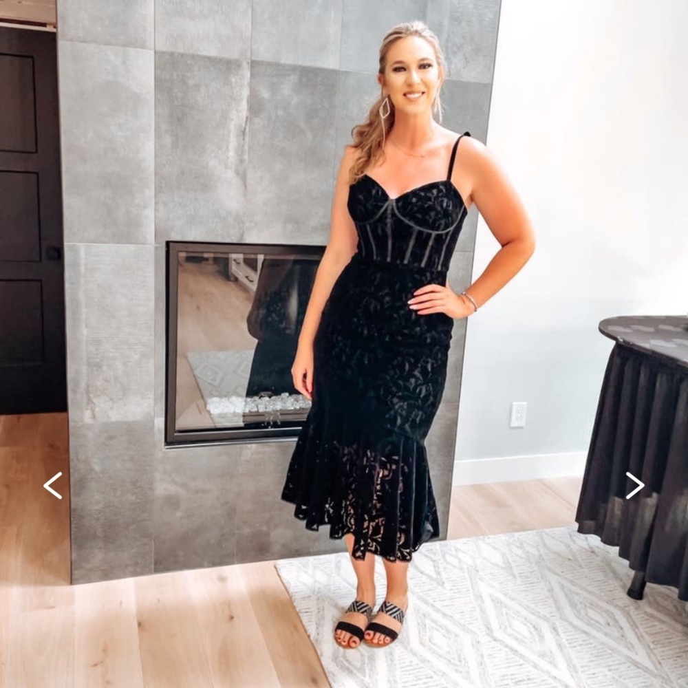 Monique Lhuillier Velvet Ruffle Hem Midi Dress
